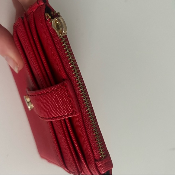 Steve Madden Red Card Wallet - Picture 2 of 3